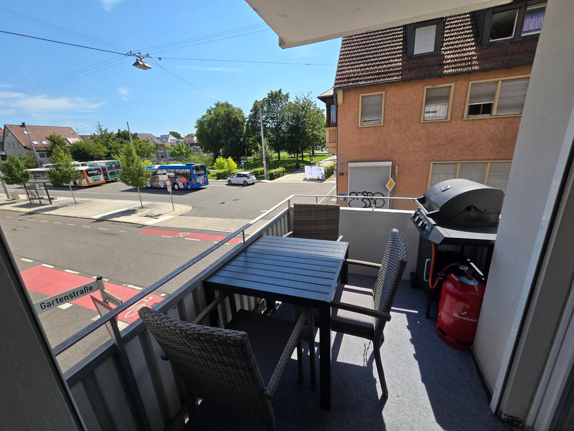 Unter Den Daechern Grillen In Bester Lage Innenstadt Stellplatz Heilbronn Dış mekan fotoğraf